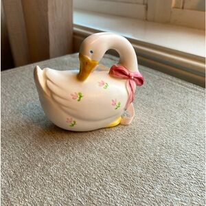 Vintage Takahashi Potpourri Swan